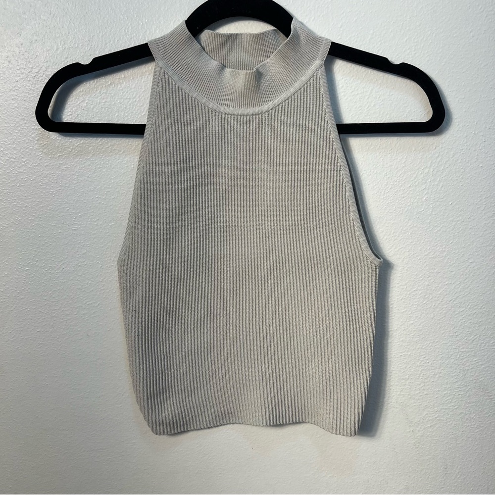 Babaton light gray casual Ribbed Sleeveless halter Crop Top size XS - Picture 2 of 7